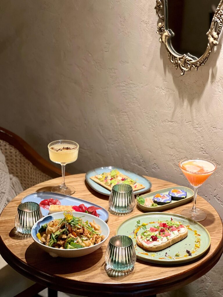 Valentine's Day Hearts and Plates Setting the Scene for a Delightful Dinner (1) Valentine's Day Hearts and Plates Setting the Scene for a Delightful Dinner (1)